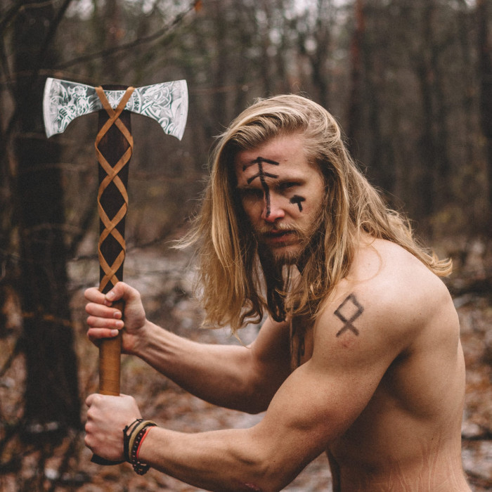 Скандинавский топор ручной работы "ТОР" сталь 65г Gorillas BBQ TR61