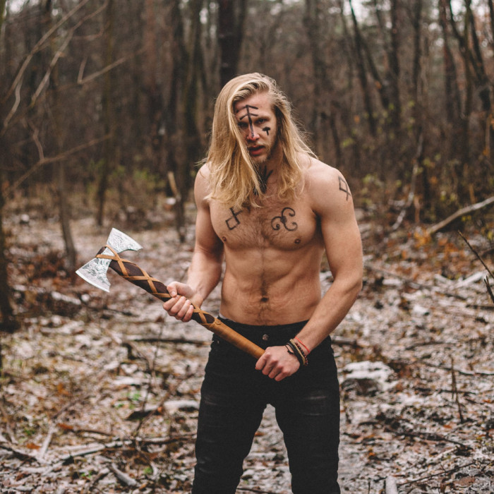 Скандинавский топор ручной работы "ТОР" сталь 65г Gorillas BBQ TR61