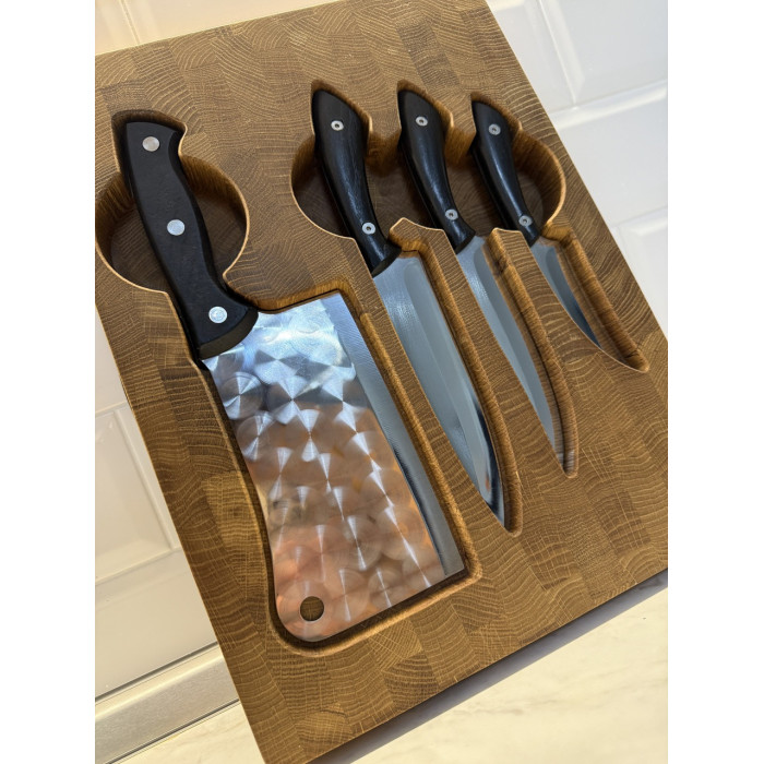 Набор кухонный торцевая доска разделочная с кухонным топориком Узор и набором из 3-х ножей Gorillas BBQ DS44