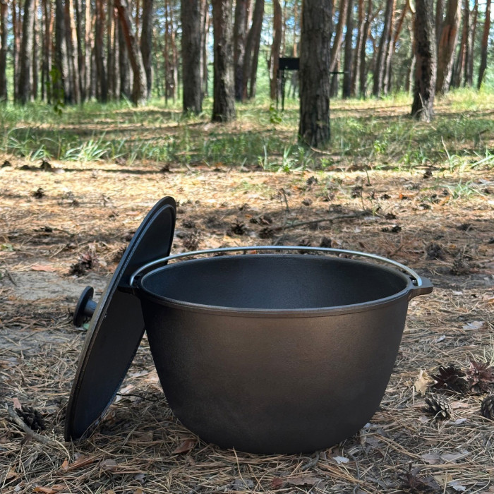 Казан туристический KZ2 чугунный с крышкой 8 л