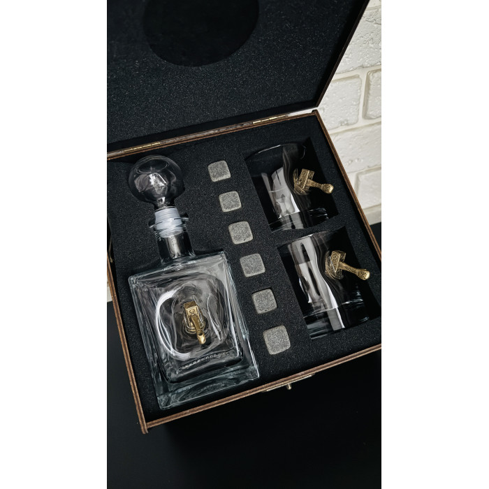 Набор для виски Молот 2 (графин, 2 стакана молот + камни и подставки в коробке) Gorillas BBQ GL14