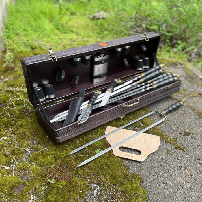 Комплект шампуров в деревянной коробке Казак BS84 Gorillas BBQ