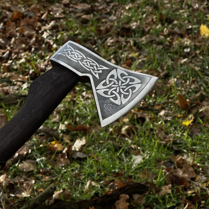 Набор ИРОКЕЗ в кожаном чехле BS24